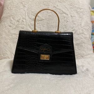 Shydiva Co. Black shoulder bag. Black owned brand.